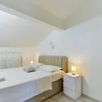 Franica With Heated Pool And Hot-tub - Two Bedroom With Balcony * بريفلاكا