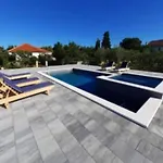 Franica With Heated Pool And Hot-tub - Two Bedroom With Balcony *