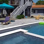 Franica With Heated Pool And Hot-tub - Two Bedroom With Balcony شقة بريفلاكا