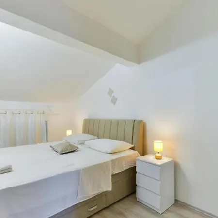 Franica With Heated Pool And Hot-tub - Two Bedroom With Balcony * Privlaka (Zadar)