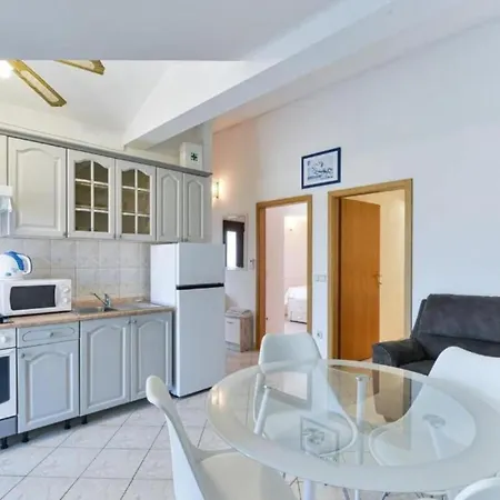 Franica With Heated Pool And Hot-tub - Two Bedroom With Balcony Privlaka (Zadar)