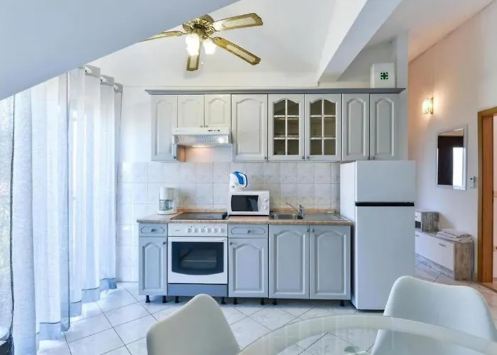 Apartment Franica With Heated Pool And Hot-tub - Two Bedroom With Balcony