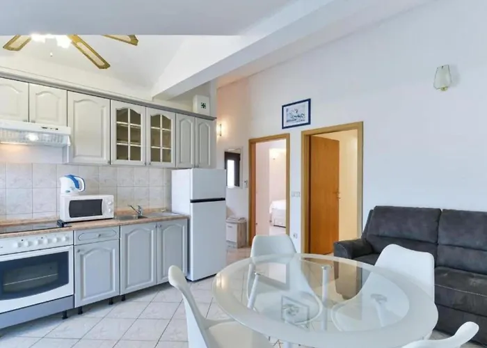Franica With Heated Pool And Hot-tub - Two Bedroom With Balcony Privlaka (Zadar)