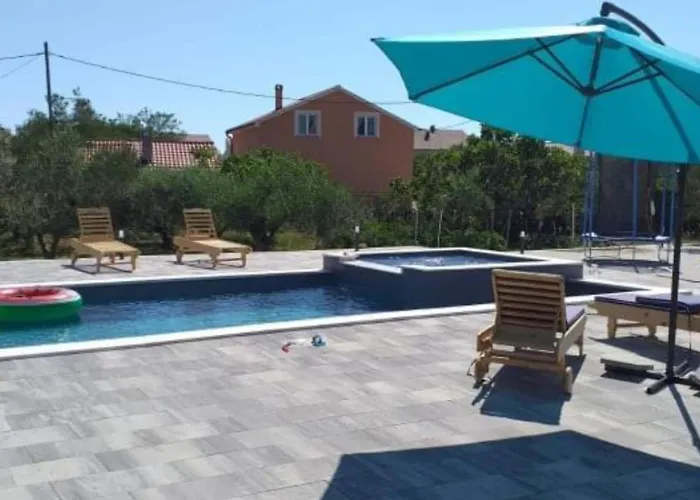 Franica With Heated Pool And Hot-tub - Two Bedroom With Balcony Apartment *